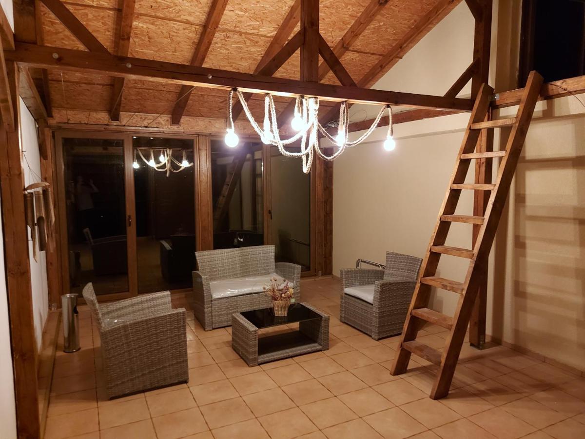 Casa Luca Hotel Újmoldova Kültér fotó